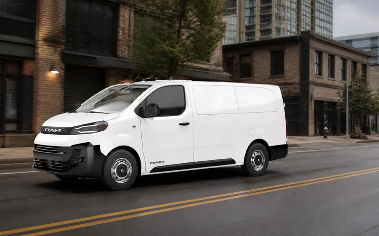 Ram ProMaster City 2027: зачем США снова понадобился компактный рабочий фургон