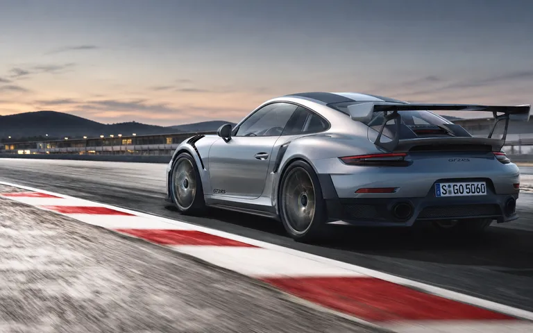 Porsche 911 GT2 Flachbau RS: чем Sonderwunsch отличается от серийного 911