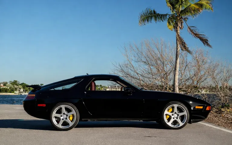 Единственный в мире RUF Porsche 928R на аукционе — легенда 1989 года снова на виду Единственный в мире RUF Porsche 928R на аукционе — легенда 1989 года снова на виду
