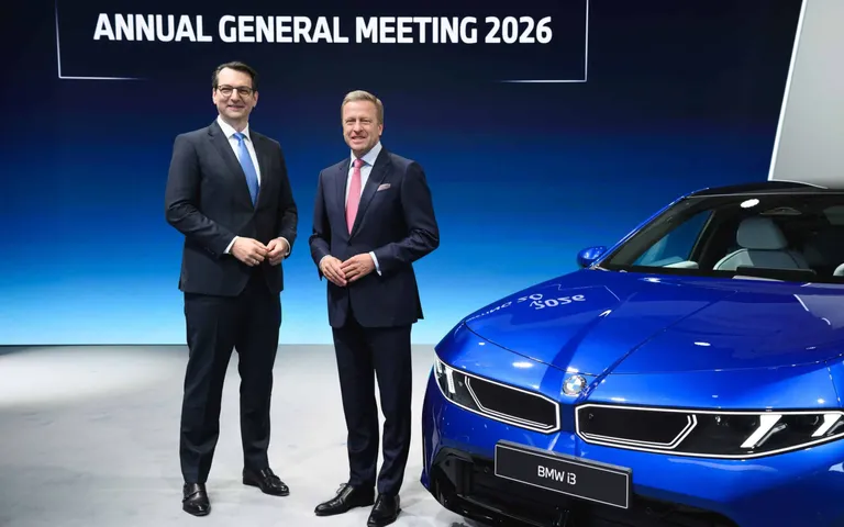 BMW сменила главу: Оливер Ципсе передал управление Милану Неделковичу BMW сменила главу: Оливер Ципсе передал управление Милану Неделковичу
